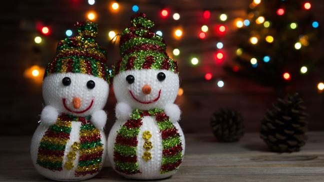 knitted snow man decoration